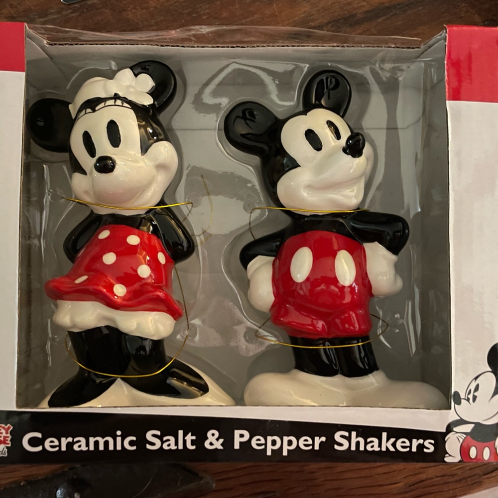 Mickey & Minnie Mouse Salt & Pepper Shakers